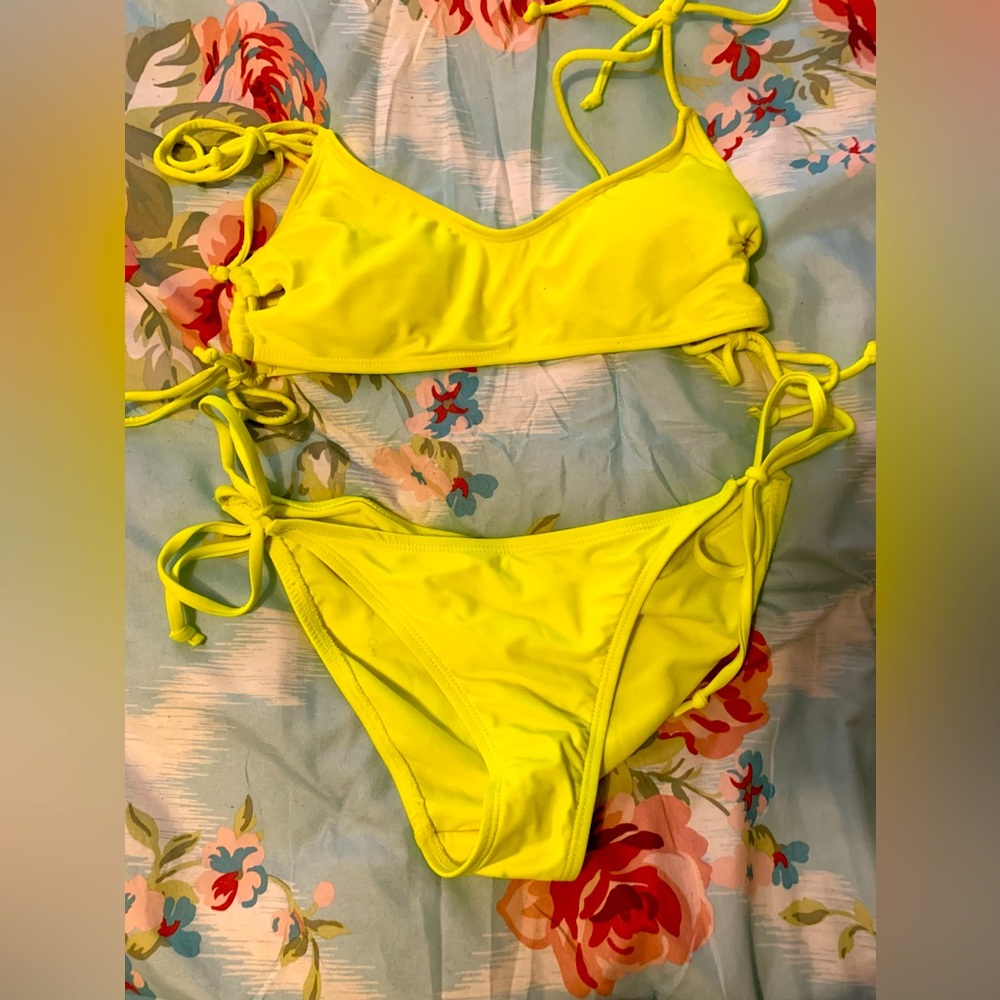 Yellow bathing suit no boundaries